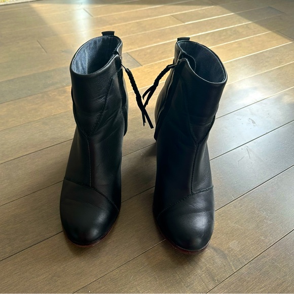 Toms ankle boots with zipper. Black, with brown heel, size 7.5 - Picture 3 of 6